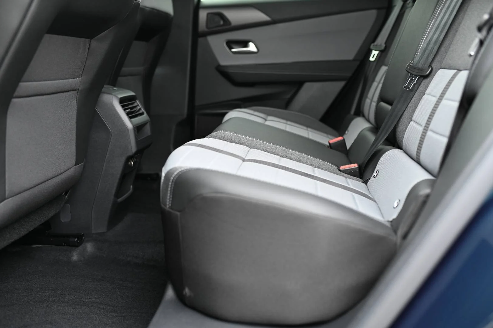 Opel Grandland GS HYBRID 48V 145k e-DCT6 | Begam Trnava