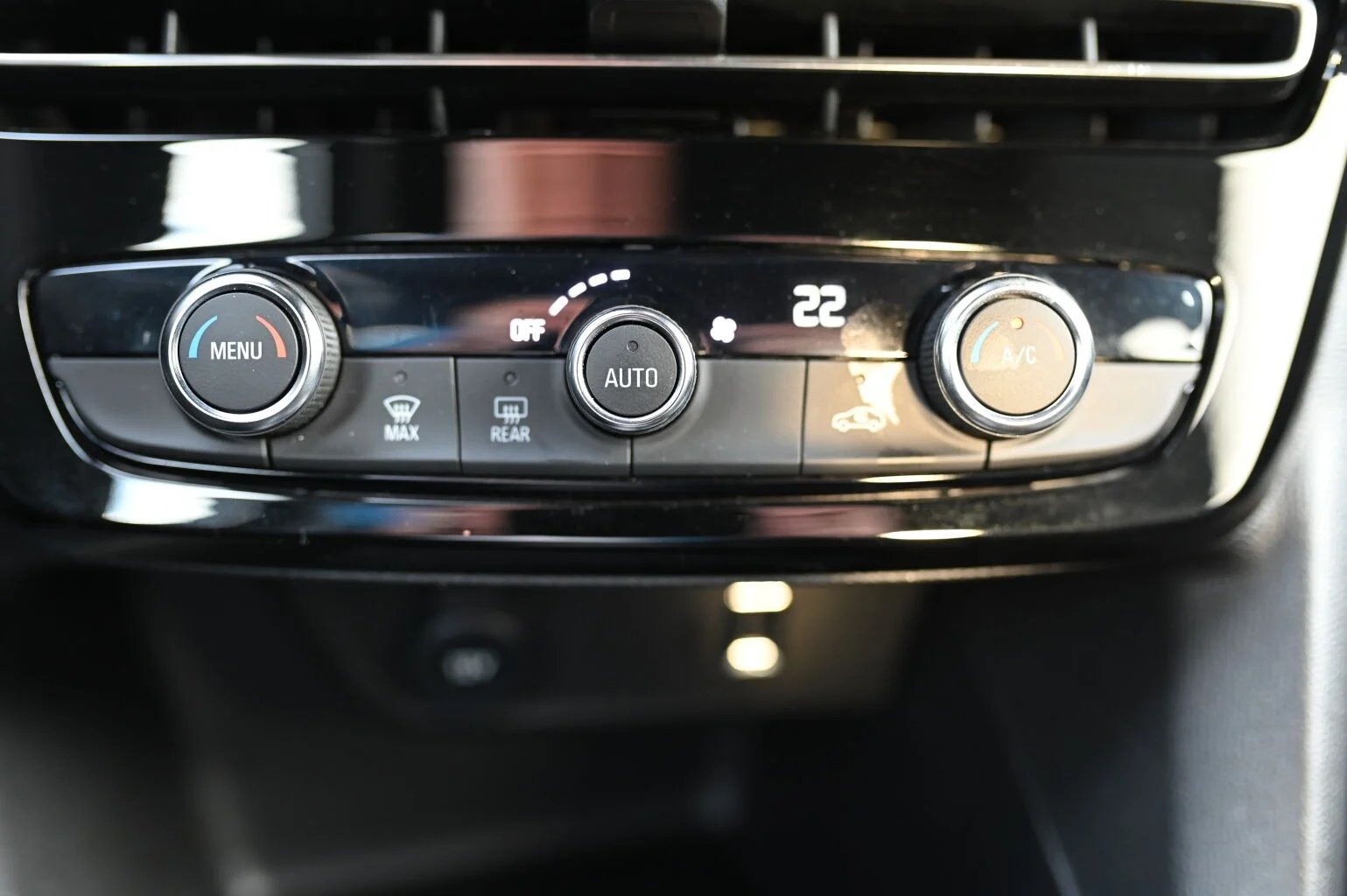 Opel Mokka Ultimate 1,2AT8 130K | Begam Trnava