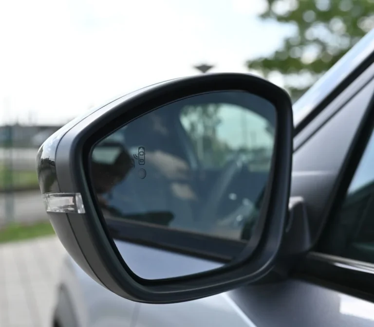 Peugeot 2008 GT  Hybrid 145k e-DCS6 MHEV | Begam Trnava