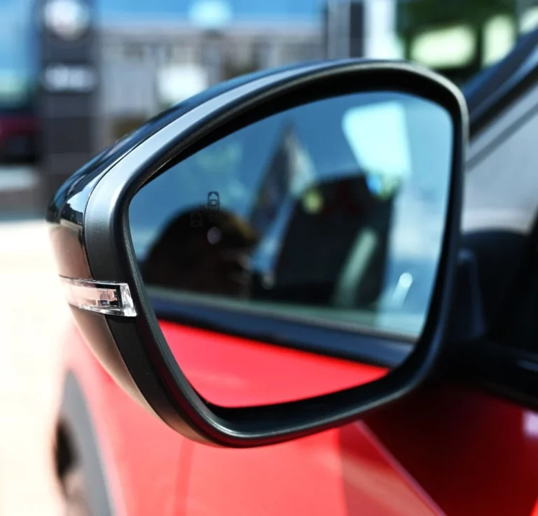 Peugeot 2008 GT  Hybrid 145k e-DCS6 MHEV | Begam Trnava