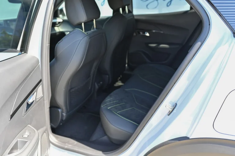 Peugeot 2008 GT Hybrid 145k e-DCS6 MHEV | Begam Trnava