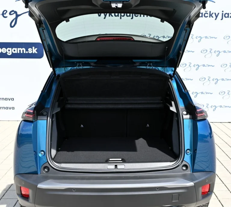 Peugeot 2008 GT Hybrid 145k e-DCS6 MHEV | Begam Trnava