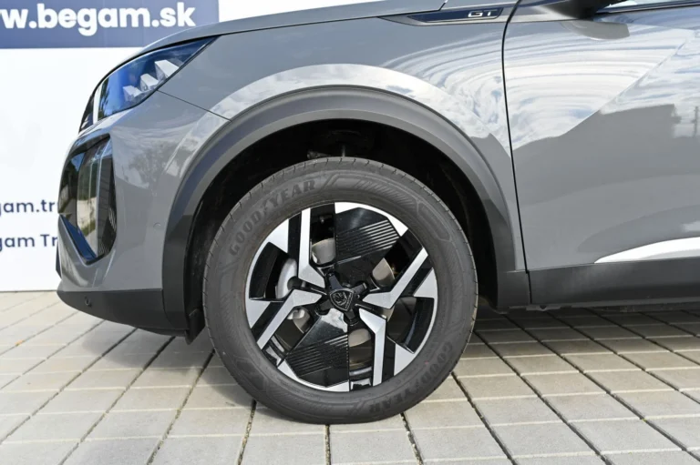 Peugeot 2008 GT Hybrid 145k e-DCS6 MHEV | Begam Trnava