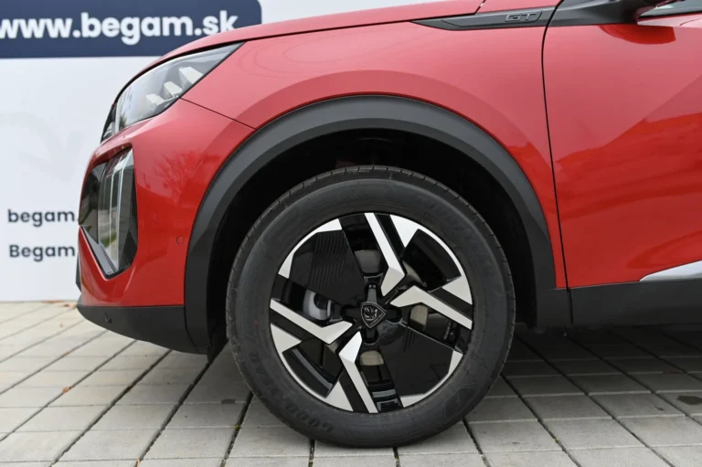 Peugeot 2008 GT  Hybrid 145k e-DCS6 MHEV | Begam Trnava