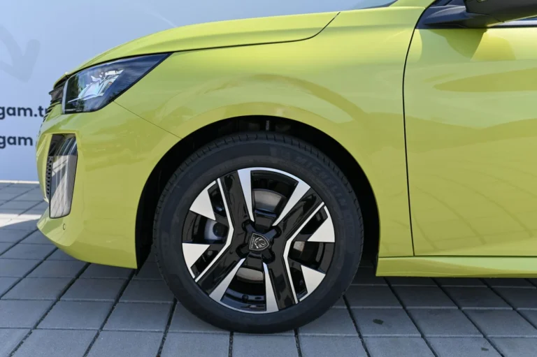 Peugeot 208 ALLURE  TURBO 100k BVM6 | Begam Trnava