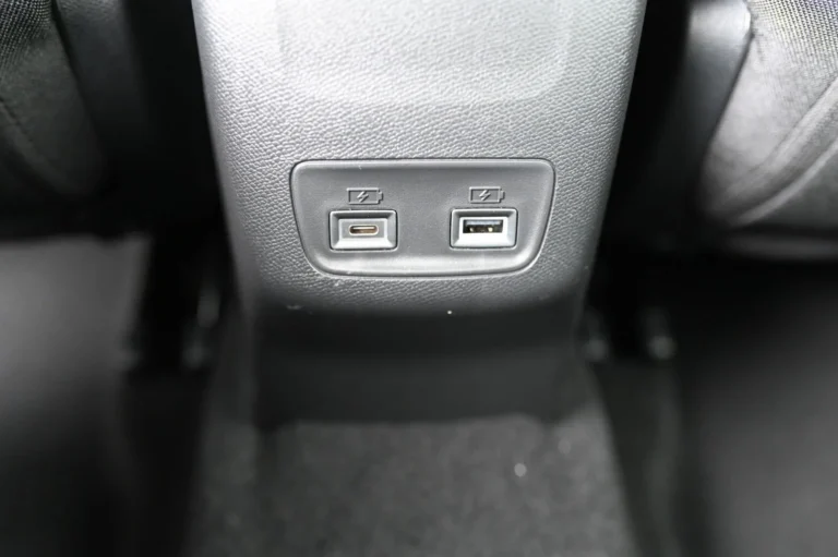 Peugeot 208 ALLURE Hybrid 110k e-DCS6 (MHEV) | Begam Trnava