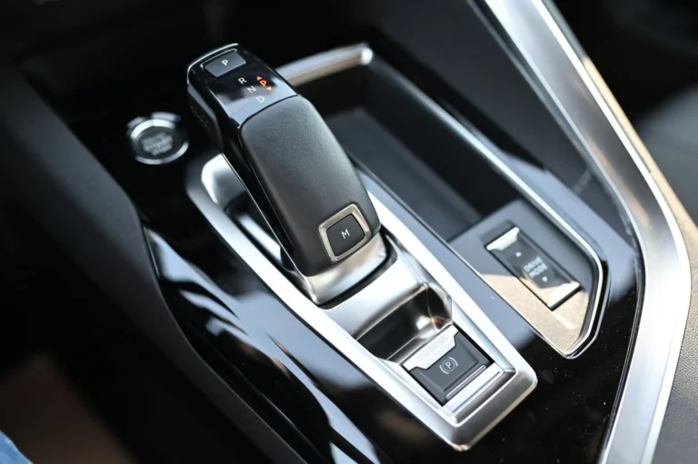 Peugeot 3008 GT 1,2 96kw | Begam Trnava