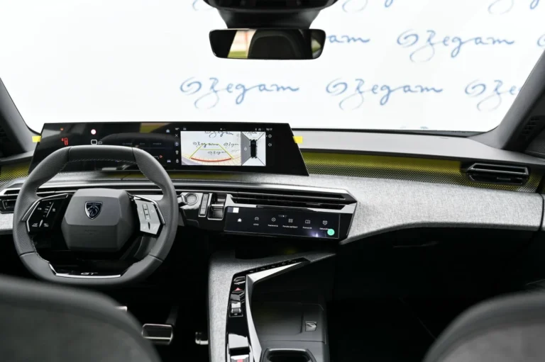 Peugeot 3008 GT Hybrid 145k e-DCS6 (MHEV) | Begam Trnava