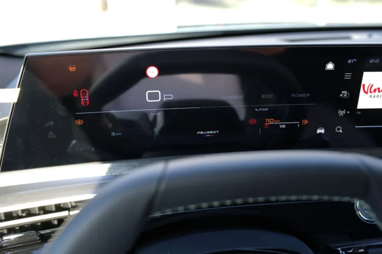 Peugeot 3008 GT Hybrid 145k e-DCS6 (MHEV) | Begam Trnava