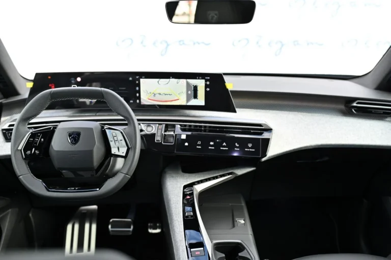 Peugeot 3008 GT Hybrid 145k e-DCS6 (MHEV) | Begam Trnava