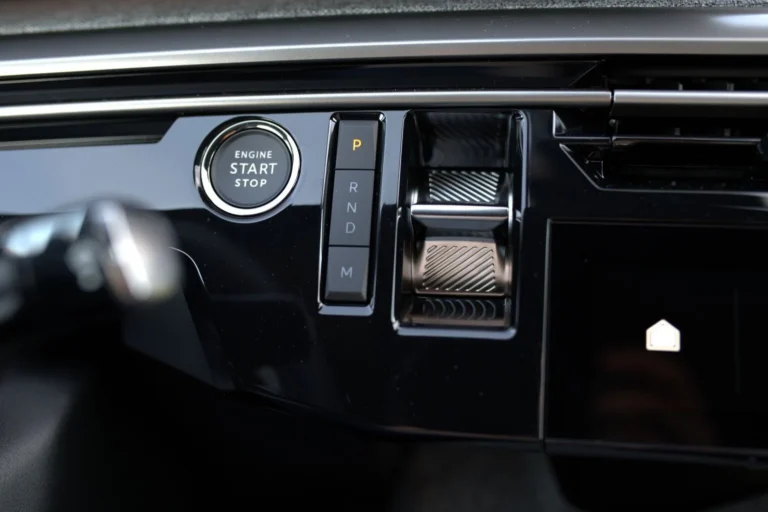 Peugeot 3008 GT Hybrid 145k e-DCS6 (MHEV) | Begam Trnava
