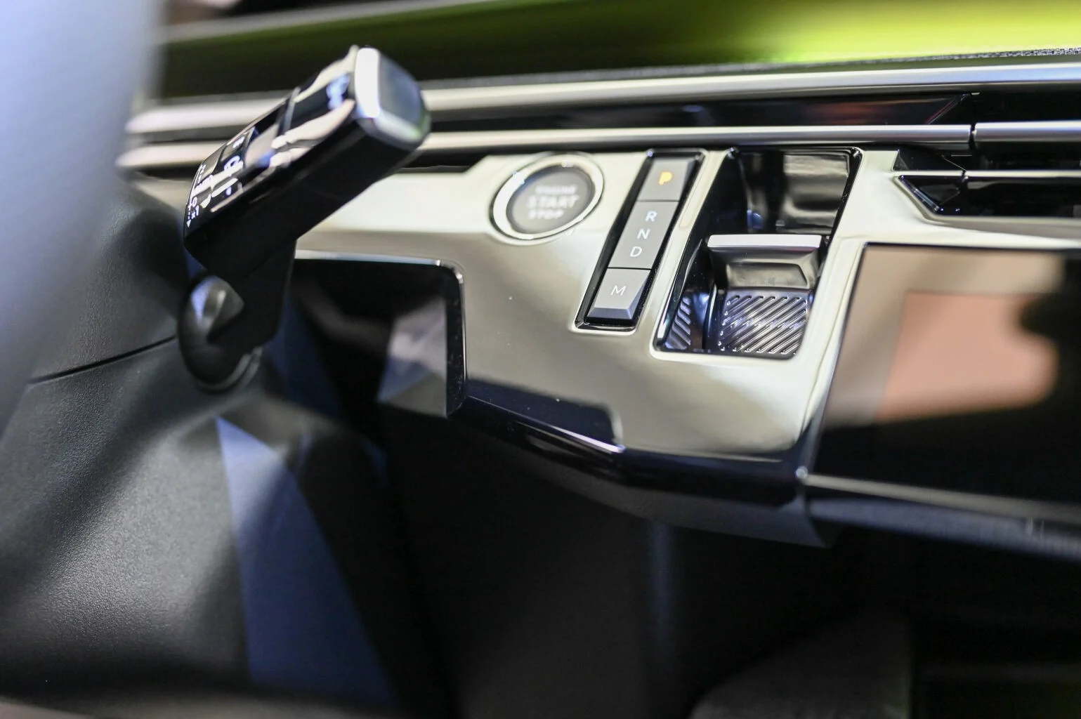 Peugeot 3008 GT Hybrid 145k e-DCS6 (MHEV) | Begam Trnava