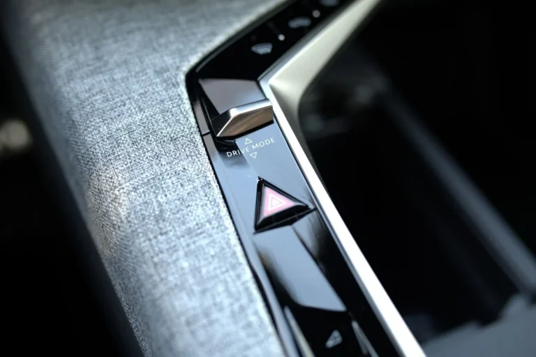 Peugeot 3008 GT Hybrid 145k e-DCS6 (MHEV) | Begam Trnava