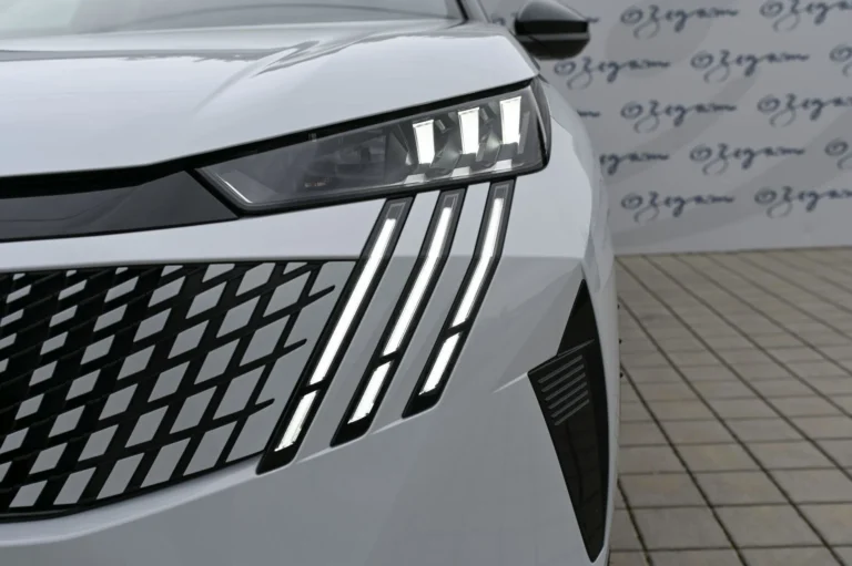 Peugeot 3008 GT Hybrid 145k e-DCS6 (MHEV) | Begam Trnava