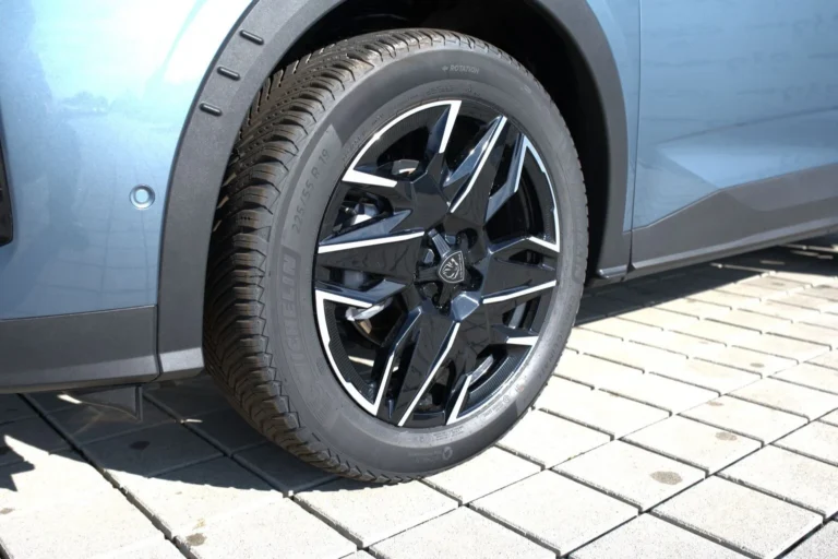Peugeot 3008 GT Hybrid 145k e-DCS6 (MHEV) | Begam Trnava