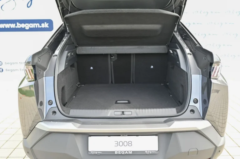 Peugeot 3008 ALLURE 1.2 Hybrid 145k e-DCS6 | Begam Trnava