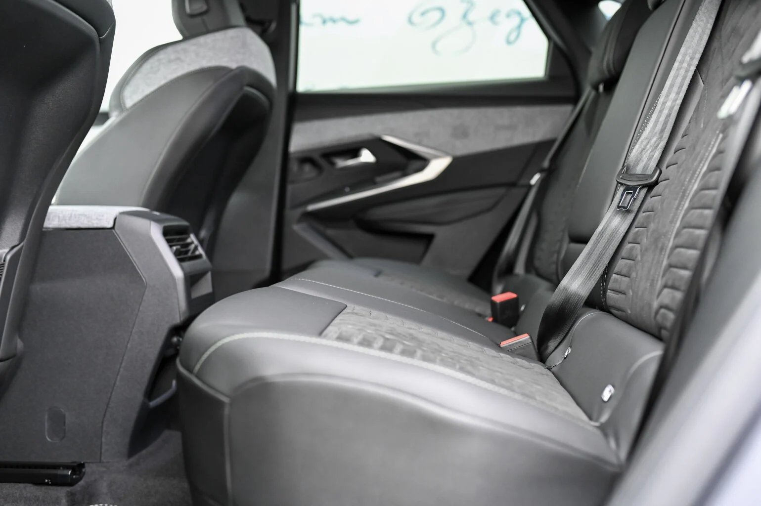 Peugeot 3008 NEW 3008 GT Hybrid 145k e-DCS6 (MHEV) | Begam Trnava