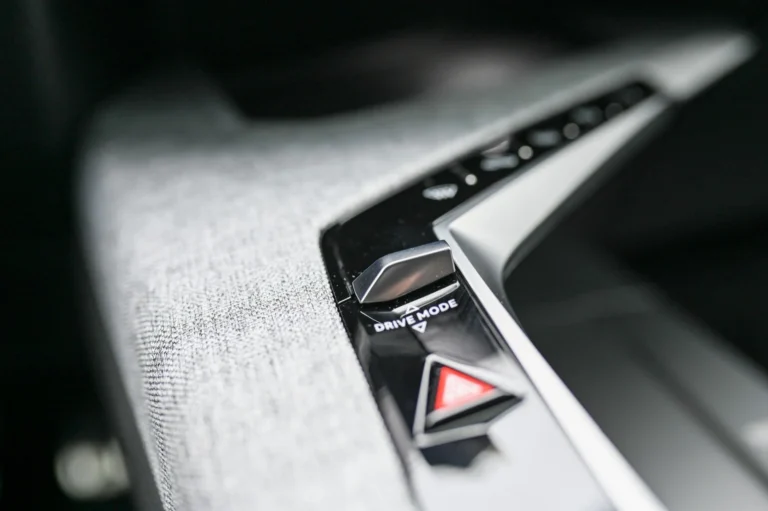 Peugeot 3008 NEW 3008 GT Hybrid 145k e-DCS6 (MHEV) | Begam Trnava