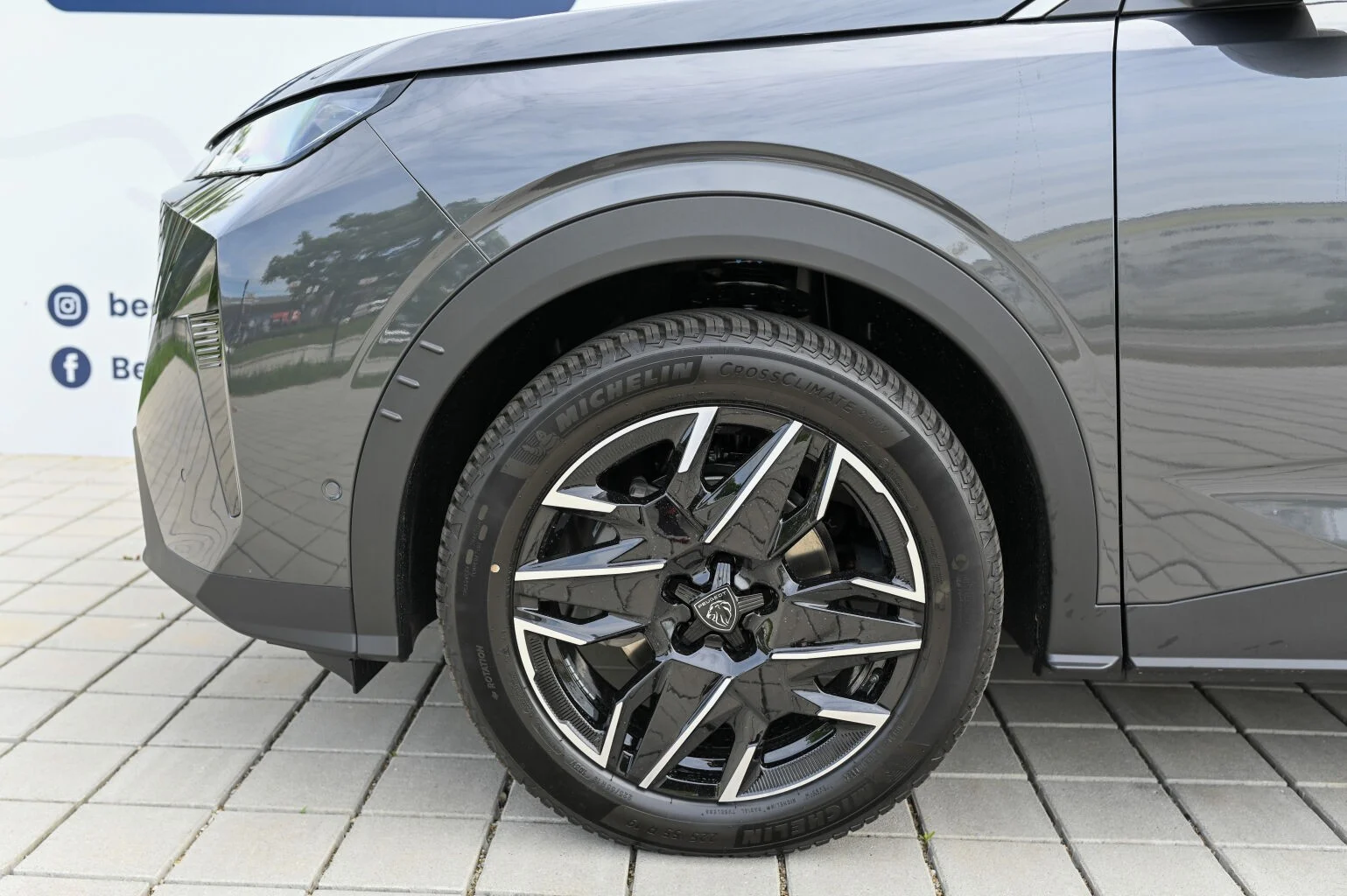 Peugeot 3008 ALLURE 1.2 Hybrid 145k e-DCS6 | Begam Trnava
