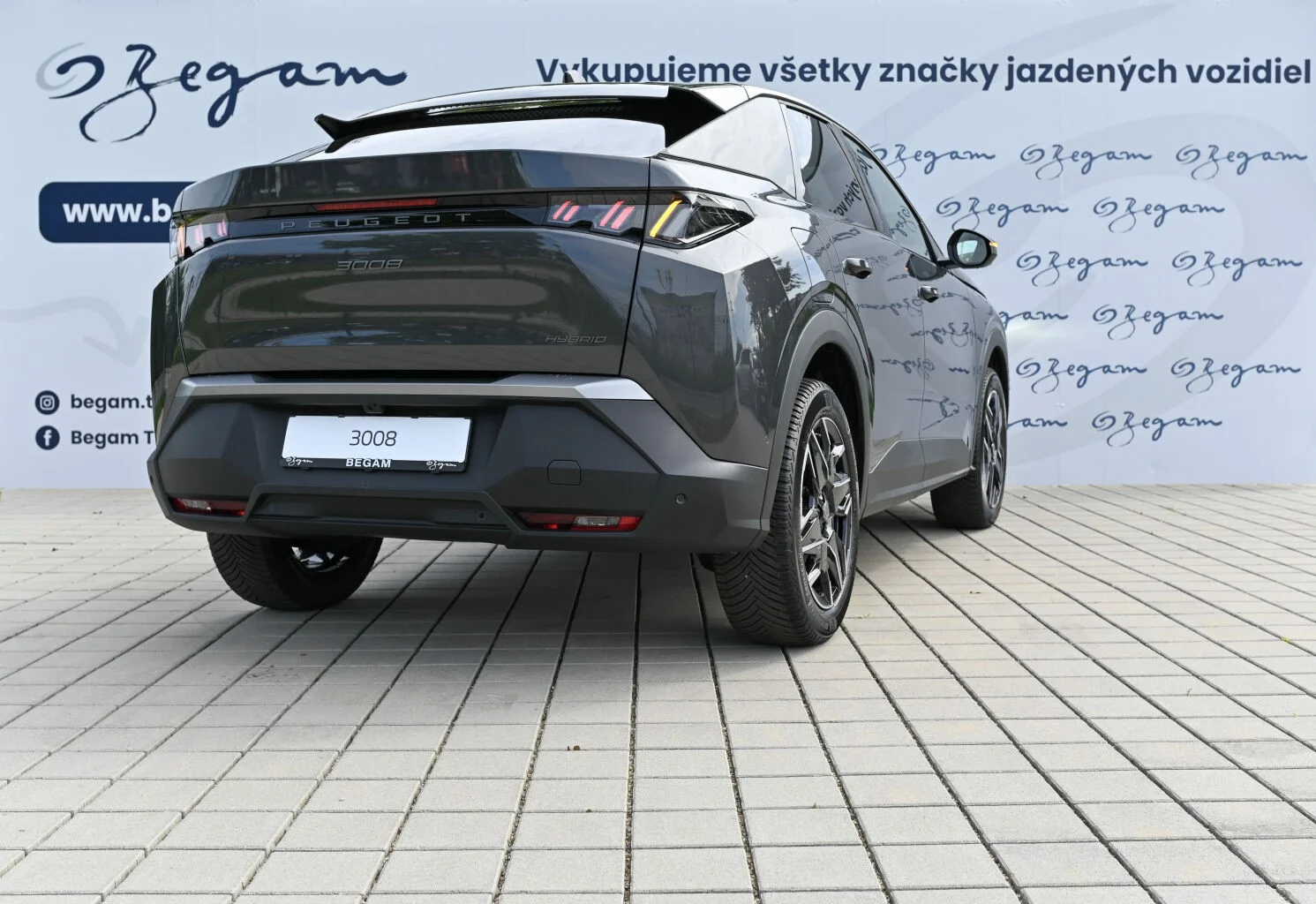 Peugeot 3008 ALLURE 1.2 Hybrid 145k e-DCS6 | Begam Trnava