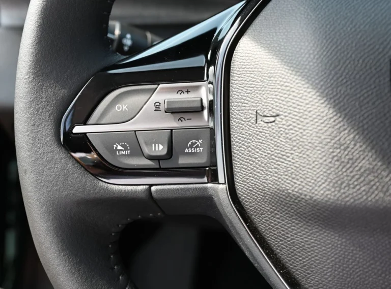 Peugeot 308 SW ALLURE BlueHDi 130k EAT8 | Begam Trnava