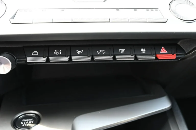 Peugeot 308 SW ALLURE BlueHDi 130k EAT8 | Begam Trnava