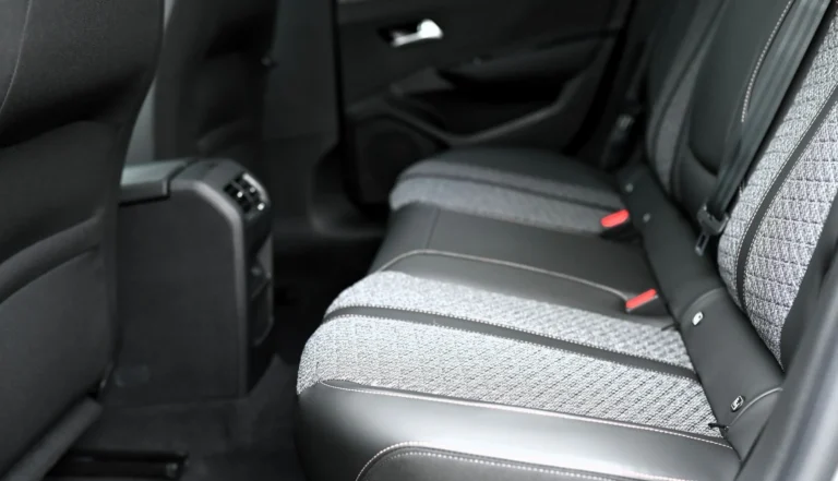 Peugeot 308 SW ALLURE Hybrid 145k e-DCS6 (MHEV) | Begam Trnava