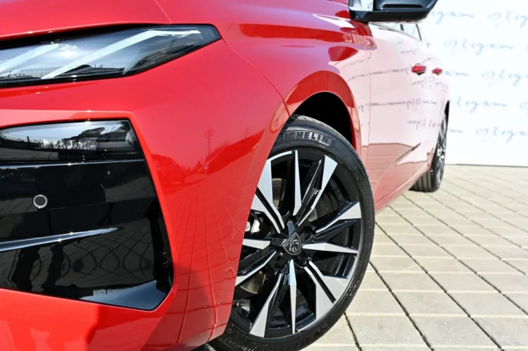 Peugeot 308 SW ALLURE Hybrid 145k e-DCS6 (MHEV) | Begam Trnava