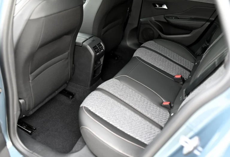 Peugeot 308 SW ALLURE Hybrid 145k e-DCS6 (MHEV) | Begam Trnava