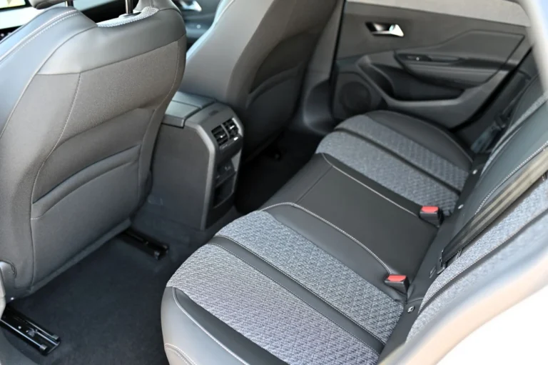 Peugeot 308 SW ALLURE Hybrid 145k e-DCS6 (MHEV) | Begam Trnava