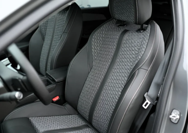 Peugeot 308 SW ALLURE Hybrid 145k e-DCS6 (MHEV) | Begam Trnava