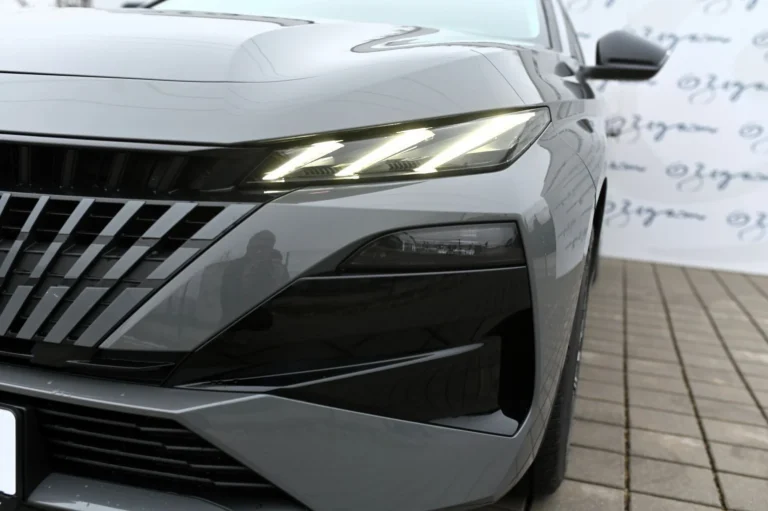 Peugeot 308 SW ALLURE Hybrid 145k e-DCS6 (MHEV) | Begam Trnava