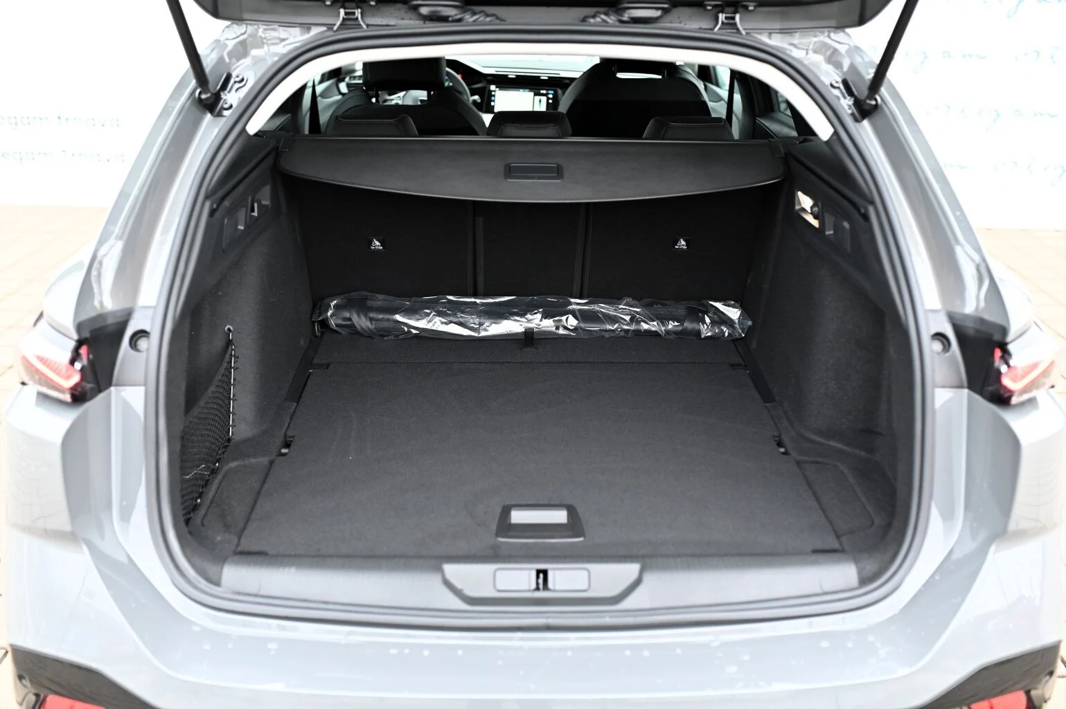 Peugeot 308 SW ALLURE Hybrid 145k e-DCS6 (MHEV) | Begam Trnava