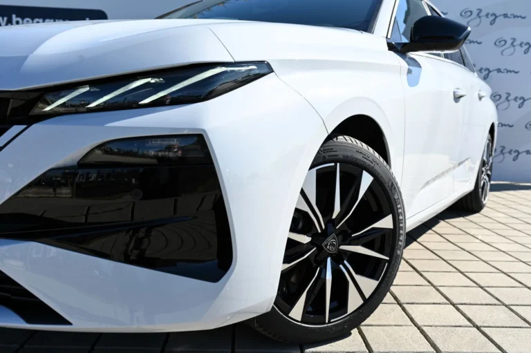 Peugeot 308 SW ALLURE Hybrid 145k e-DCS6 (MHEV) | Begam Trnava