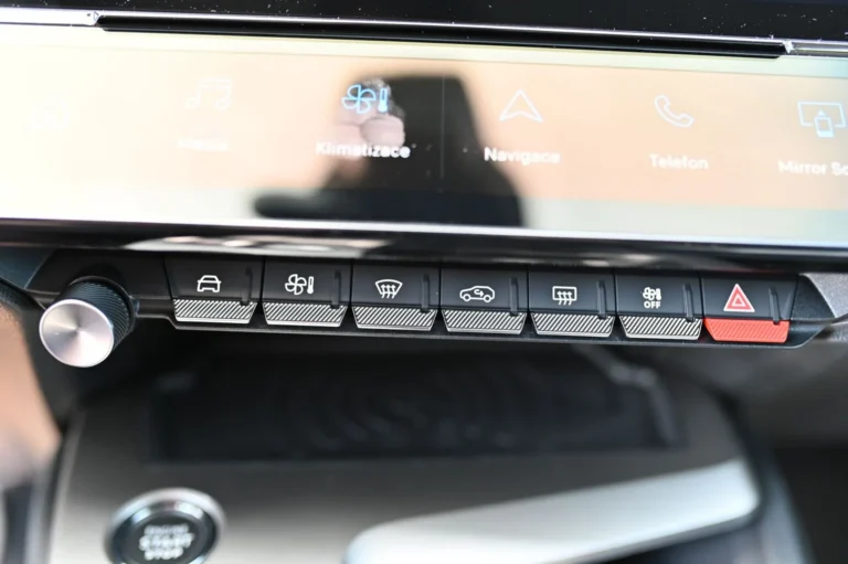 Peugeot 408 ALLURE Hybrid 145k e-DCS6 | Begam Trnava