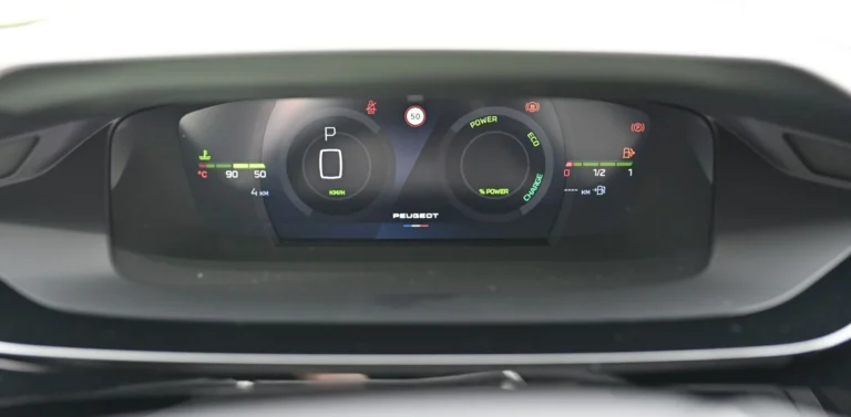 Peugeot 408 NEW 408 GT Hybrid 145k e-DCS6 (MYG0) | Begam Trnava