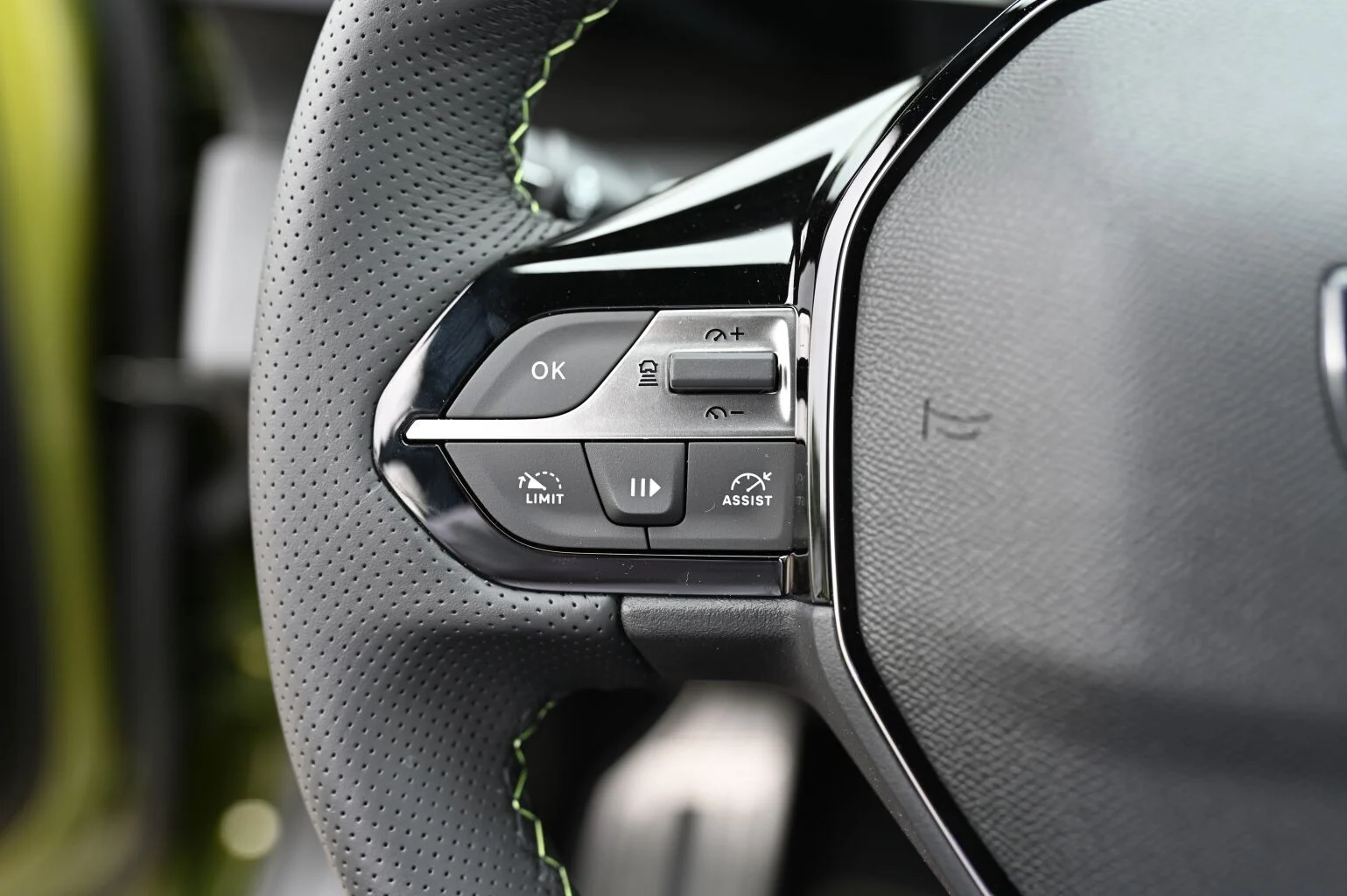 Peugeot 408 NEW 408 GT Hybrid 145k e-DCS6 (MYG0) | Begam Trnava