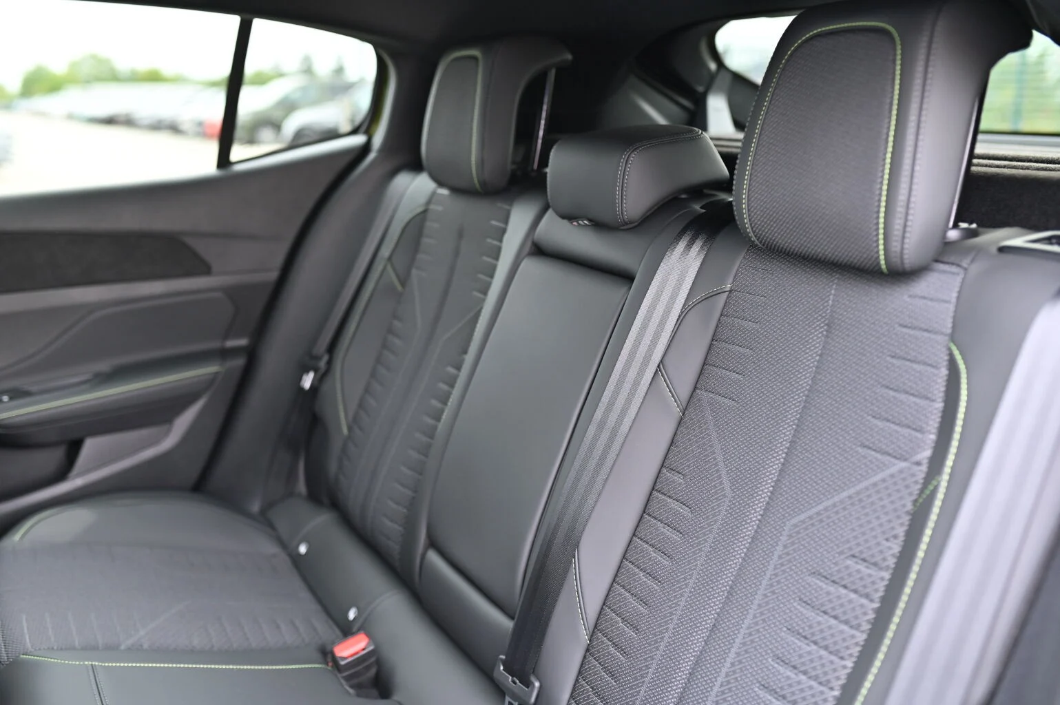 Peugeot 408 NEW 408 GT Hybrid 145k e-DCS6 (MYG0) | Begam Trnava