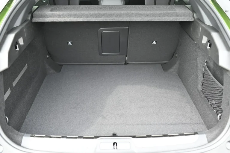 Peugeot 408 NEW 408 GT Hybrid 145k e-DCS6 (MYG0) | Begam Trnava