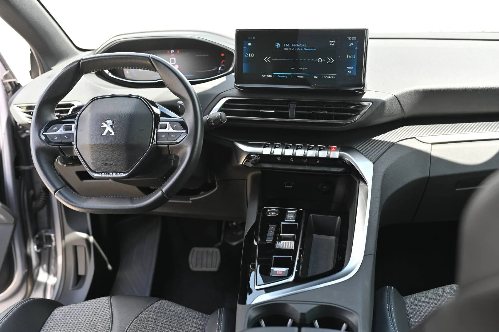Peugeot 5008 1.5 BlueHDi 130k Active Pack A/T | Begam Trnava