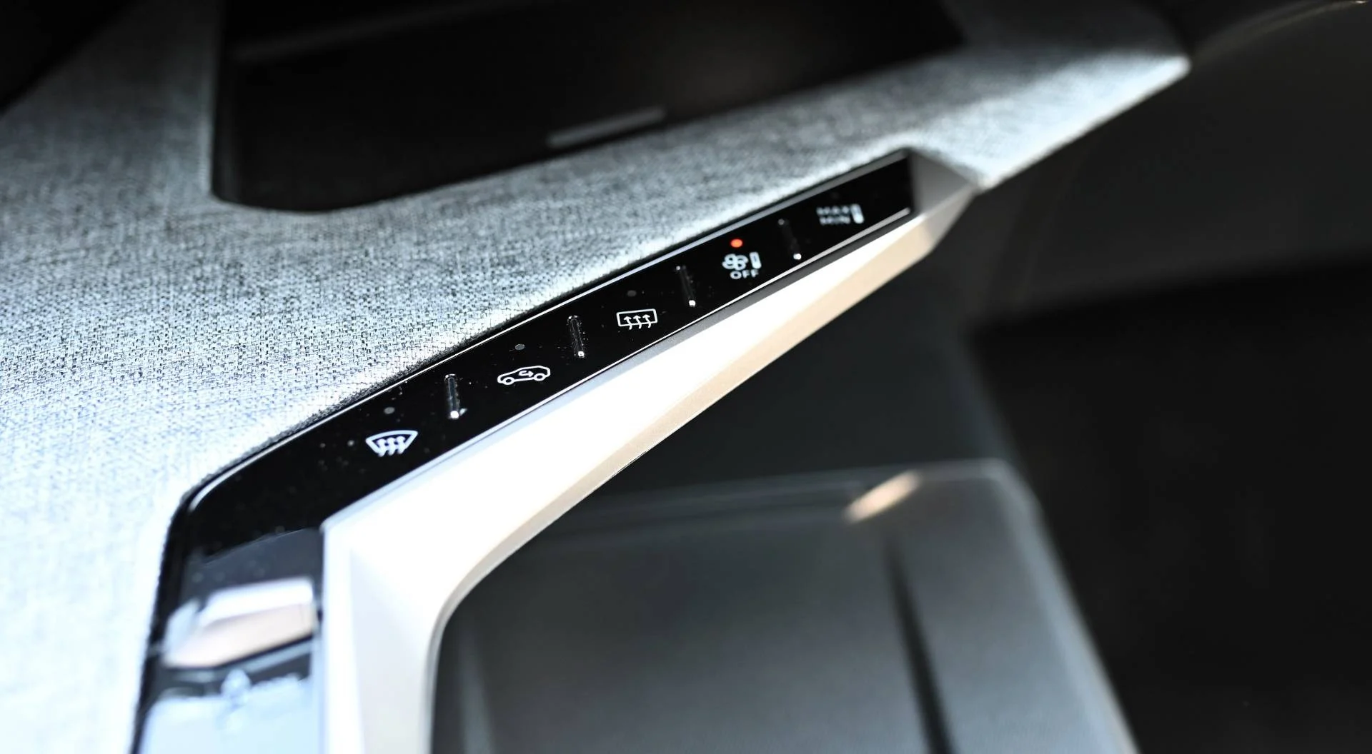 Peugeot 5008 GT e-DCS6 | Begam Trnava