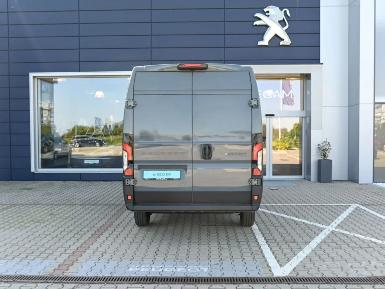Peugeot Boxer E-Boxer Furgon 435 L4H2 BEV 110kWh | Begam Trnava