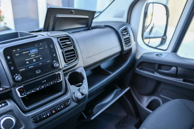 Peugeot Boxer E-Boxer Furgon 435 L4H2 BEV 110kWh | Begam Trnava