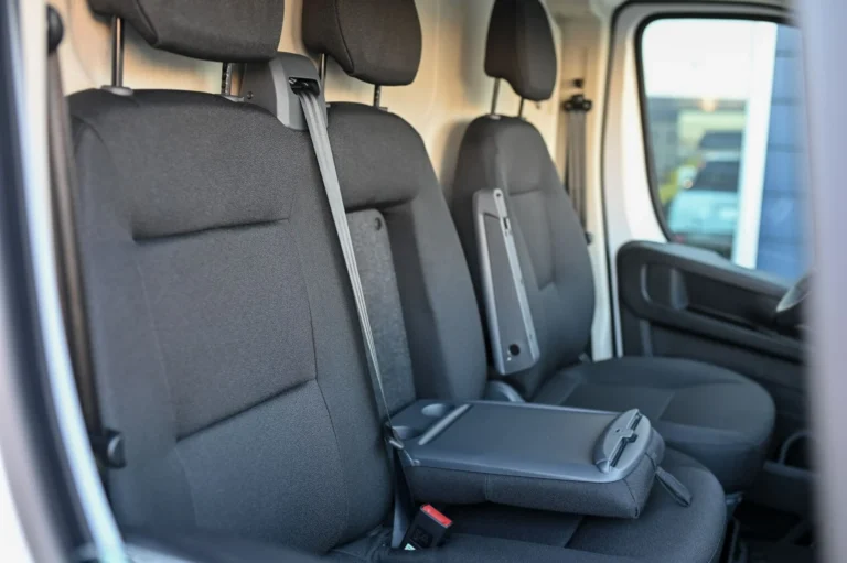 Peugeot Boxer Furgon 335 L3H2 2.2 BlueHDi 180 €6.4 MT6 N1 | Begam Trnava