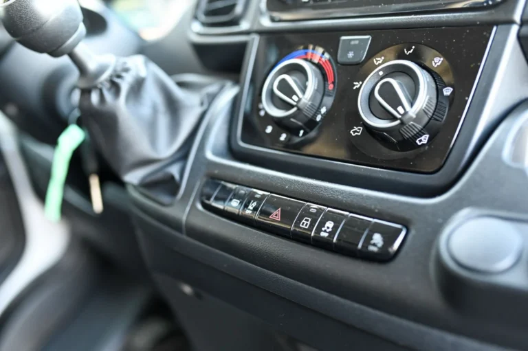 Peugeot Boxer Furgon 335 L3H2 2.2 BlueHDi 180 €6.4 MT6 N1 | Begam Trnava