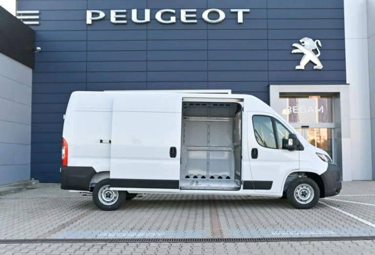 Peugeot Boxer Furgon 335 L3H2 2.2 BlueHDi 180 €6.4 MT6 N1 | Begam Trnava