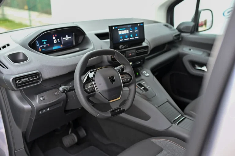 Peugeot Rifter LONG GT  BlueHDi 130k EAT8 | Begam Trnava