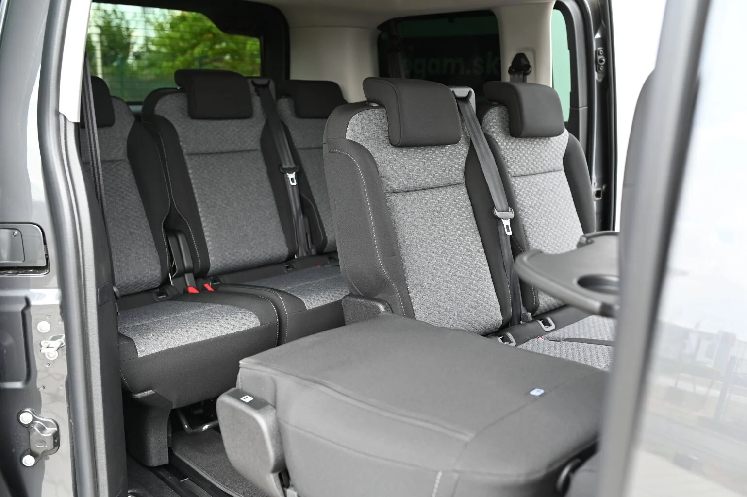 Peugeot Traveller TRAVELLER BUSINESS L2 2.2 BlueHDi 180  EAT8 | Begam Trnava