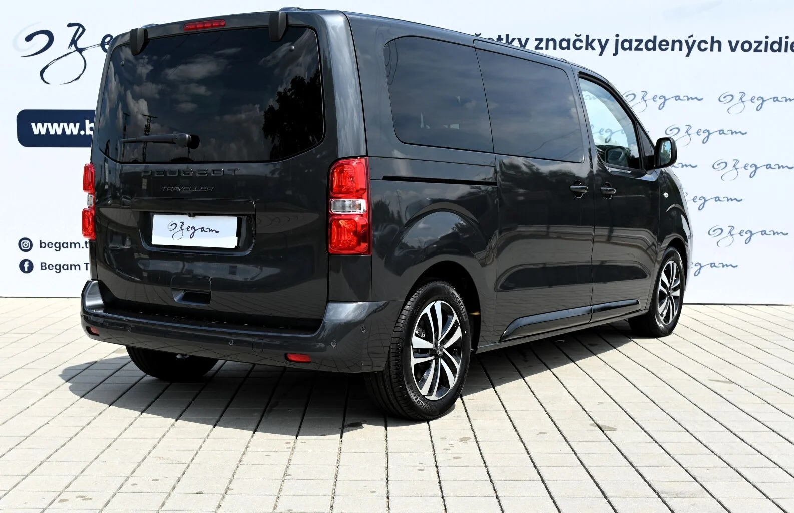 Peugeot Traveller TRAVELLER BUSINESS L2 2.2 BlueHDi 180  EAT8 | Begam Trnava