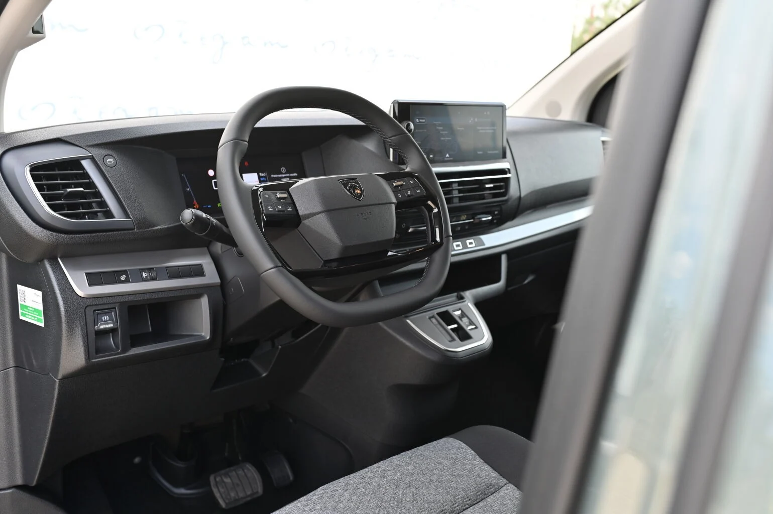 Peugeot Traveller TRAVELLER BUSINESS L2 2.2 BlueHDi 180  EAT8 | Begam Trnava